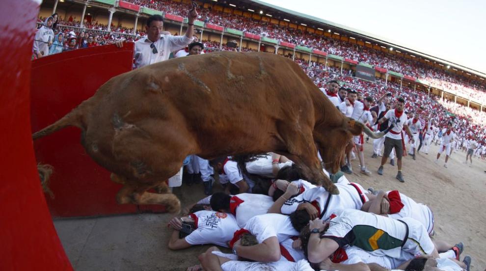 След двегодишна пауза: Фестивалът Сан Фермин изпълни Памплона с адреналин (СНИМКИ)
