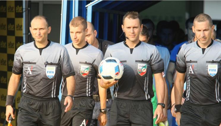 Драгомир Драганов - Наш елитен съдия ще свири завързан реванш от Лигата на конференциите