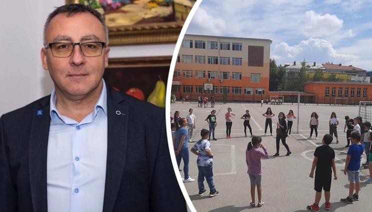 а - Диян Стаматов пред