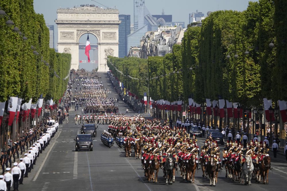 В Париж се състоя традиционният парад по повод френския национален празник