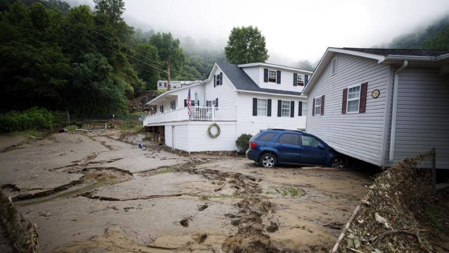 Десетки изчезнали при наводнения във Вирджиния