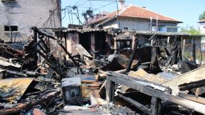Нанесени са големи щети след пожар снощи 14 юли в