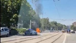 горяща кола