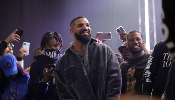 дрейк - ТЕЖКА ВЕЧЕР: Дрейк отсвири концерт заради парти с 50 Cent