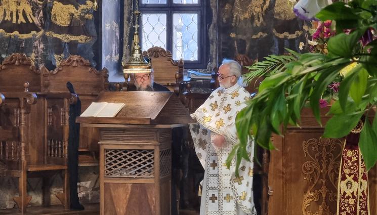 Панахида Троян - Панахида в  Троянския манастир за петимата загинали в мелето на пътя Ловеч-Плевен (СНИМКИ)