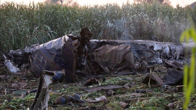 Лунен пейзаж: Мястото на разбилия се украински самолет край Кавала (СНИМКИ)