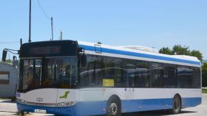 Автобус на градския транспорт катастрофира във Варна съобщиха от полицията