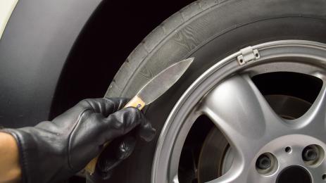 Кола гуми нож