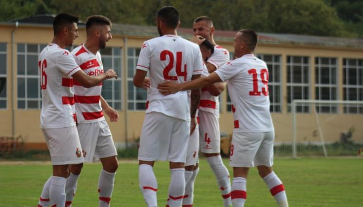 Беласица - Беласица изрита двама бразилци за сметка на деца