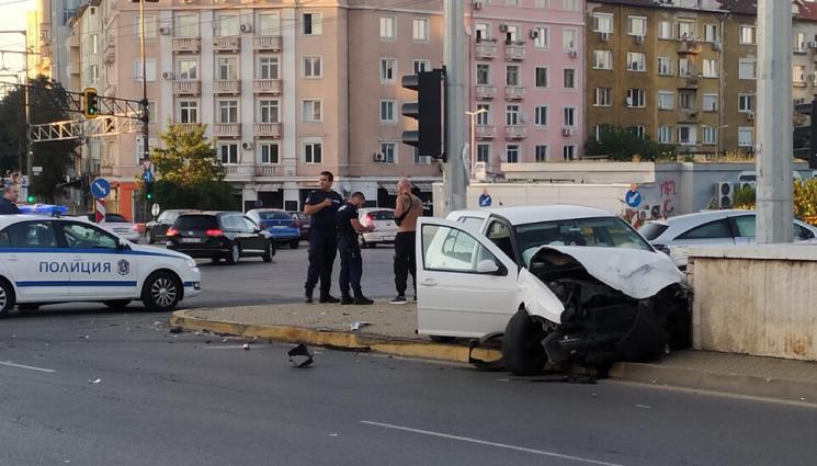 а - НОВО МЕЛЕ НА БУЛ. 