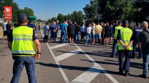 Земеделци от Хасковско блокираха за кратко пътя пред граничния пункт