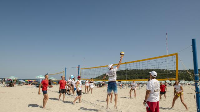 Защо плажният волейбол е най-популярното забавление от Калифорния до Варна? 