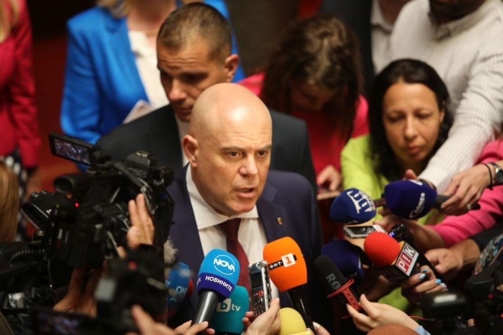 Седем души на високи нива в държавата са сред разследваните