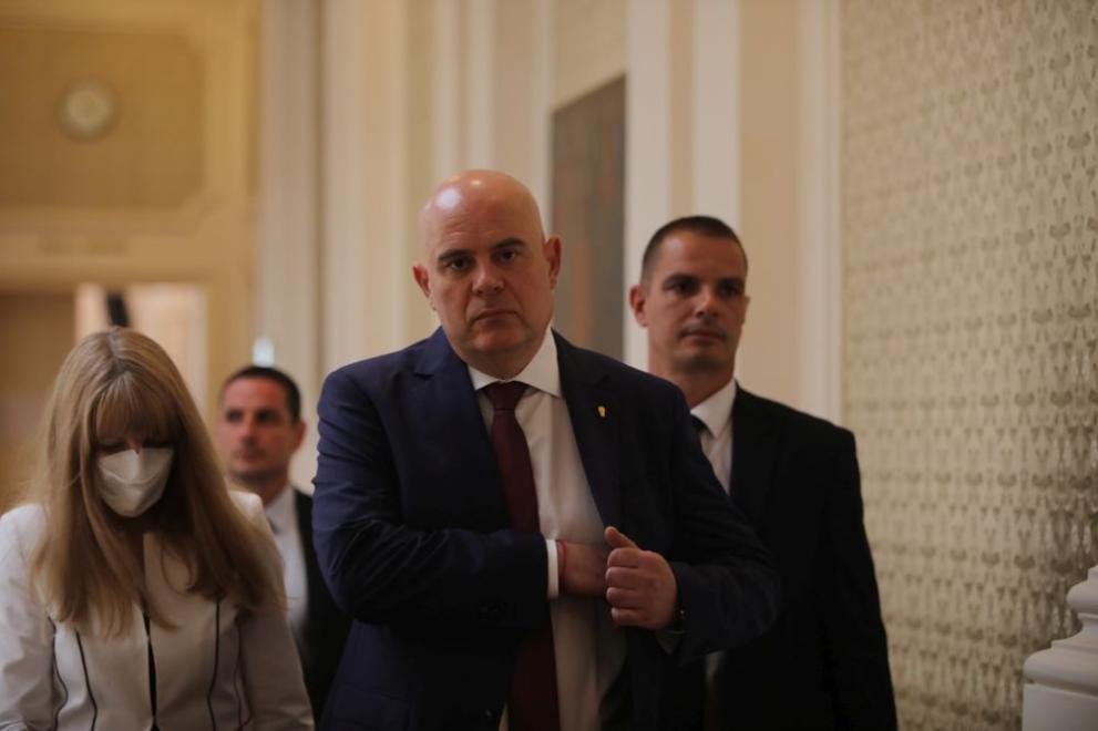 От две години прокуратурата говорим, че това е един социален