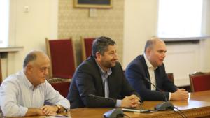 Изтекъл запис от закрита среща на парламентарната група на Демократична