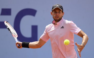 Доминик Тийм достигна четвъртфиналите на домашния тенис турнир в Кицбюел