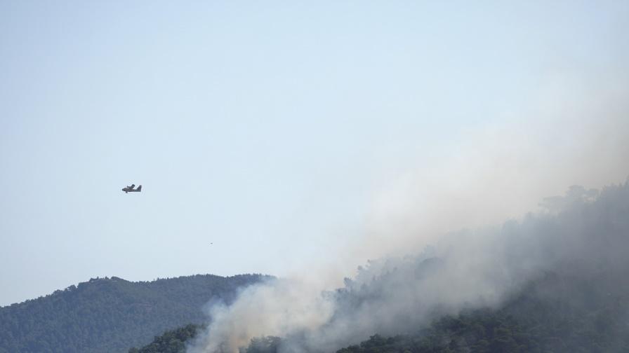 Пожари в Гърция, евакуирани са хотели на о. Лесбос