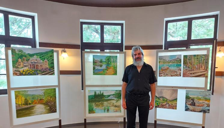 Отец Костадин - Отец Костадин от Банско реди изложба под Тодорка. Свещеникът реща изкуството с вярата