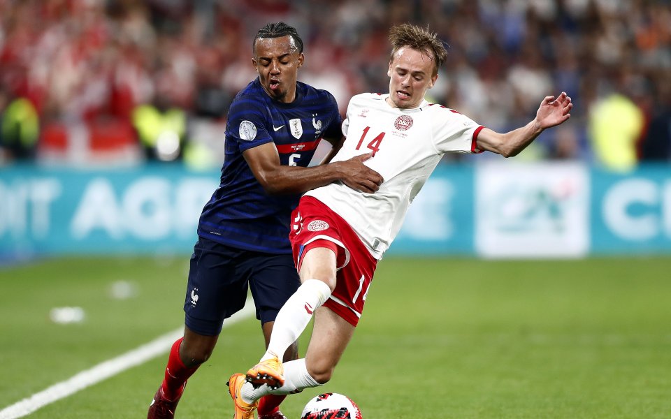 Барселона реши да не включва нападателя Мемфис Депай в сделката