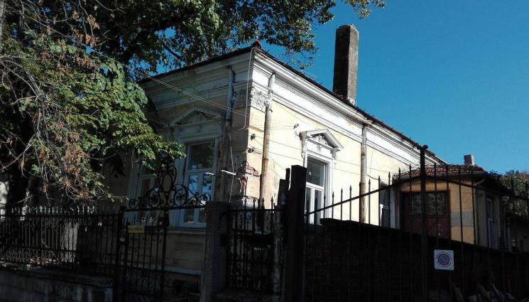 елиас - НА РАЗХОДКА: Осем сгради в Русе пазят спомен за Елиас Канети