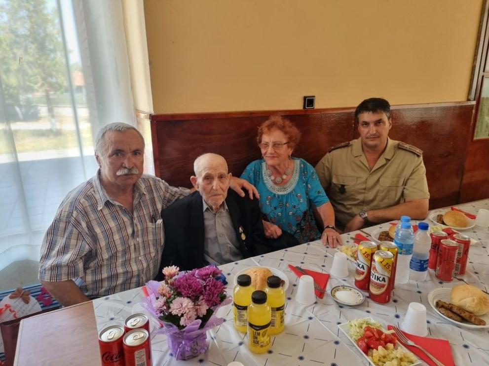 В плевенското село Ленково отпразнуваха тържествено юбилея на ветерана от