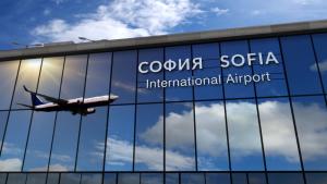 Самолетите кацат и излизат на Летище София без проблеми към