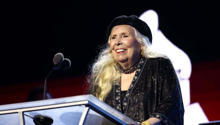 джони мичъл - СЛЕД 20-ГОДИШНА ПАУЗА: Джони Мичъл изнесе изненадващ концерт