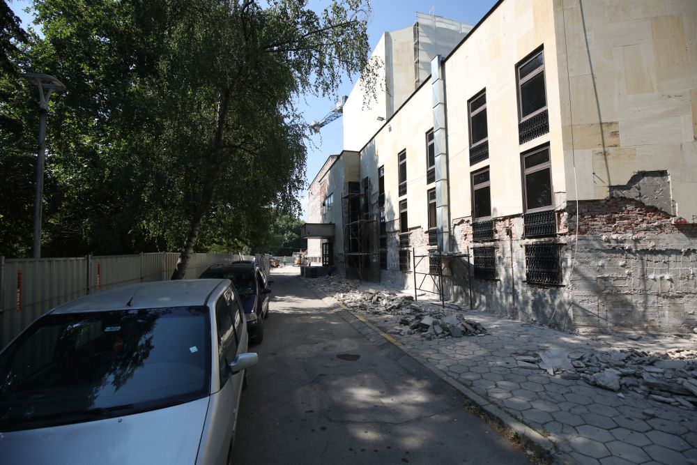 Ремонтират театър "София"