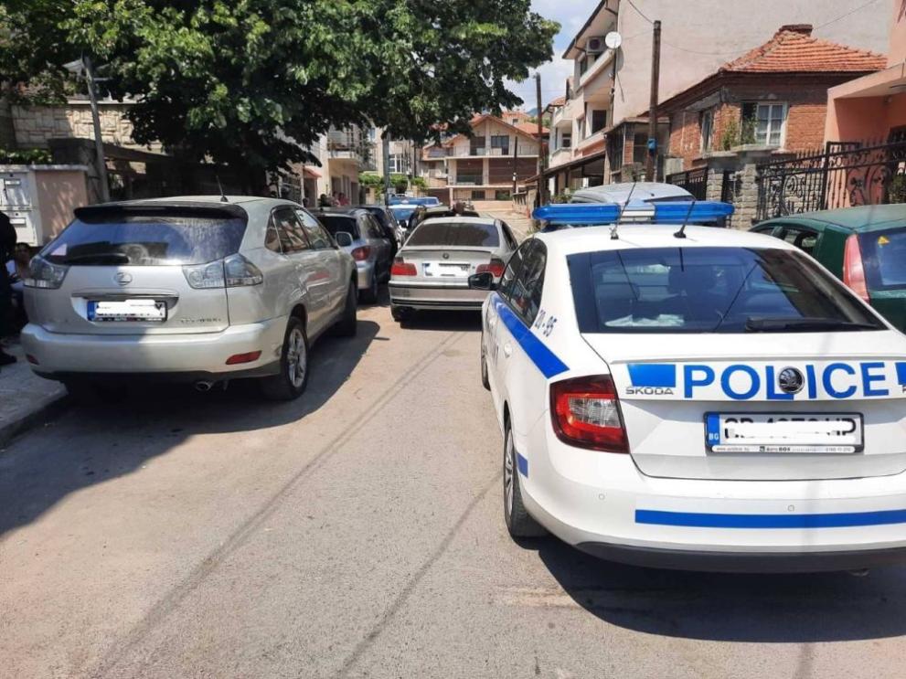 Полицейски екип на РУ-Сливен, извършващ контрол по пътна безопасност на