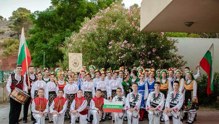 Младежки дом в Търговище - ПОВОД ЗА ГОРДОСТ: БГ детски ансамбъл спечели първа награда на фестивал в Черна гора