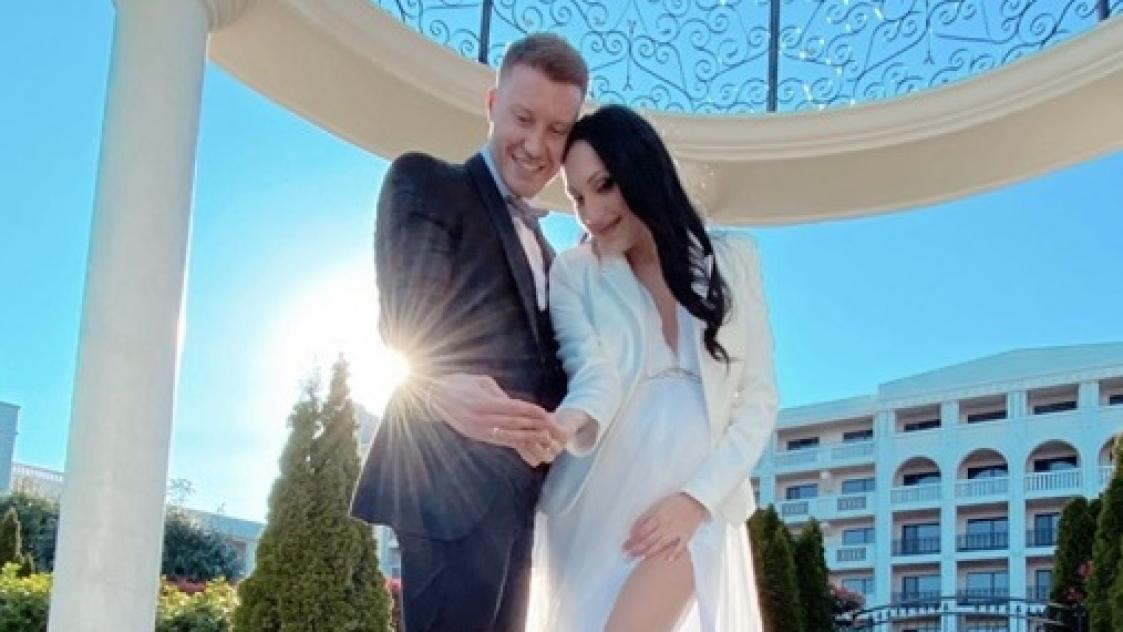 ARTi и Криси Дончева се ожениха