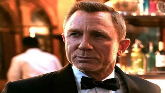 Daniel Craig защити James Bond