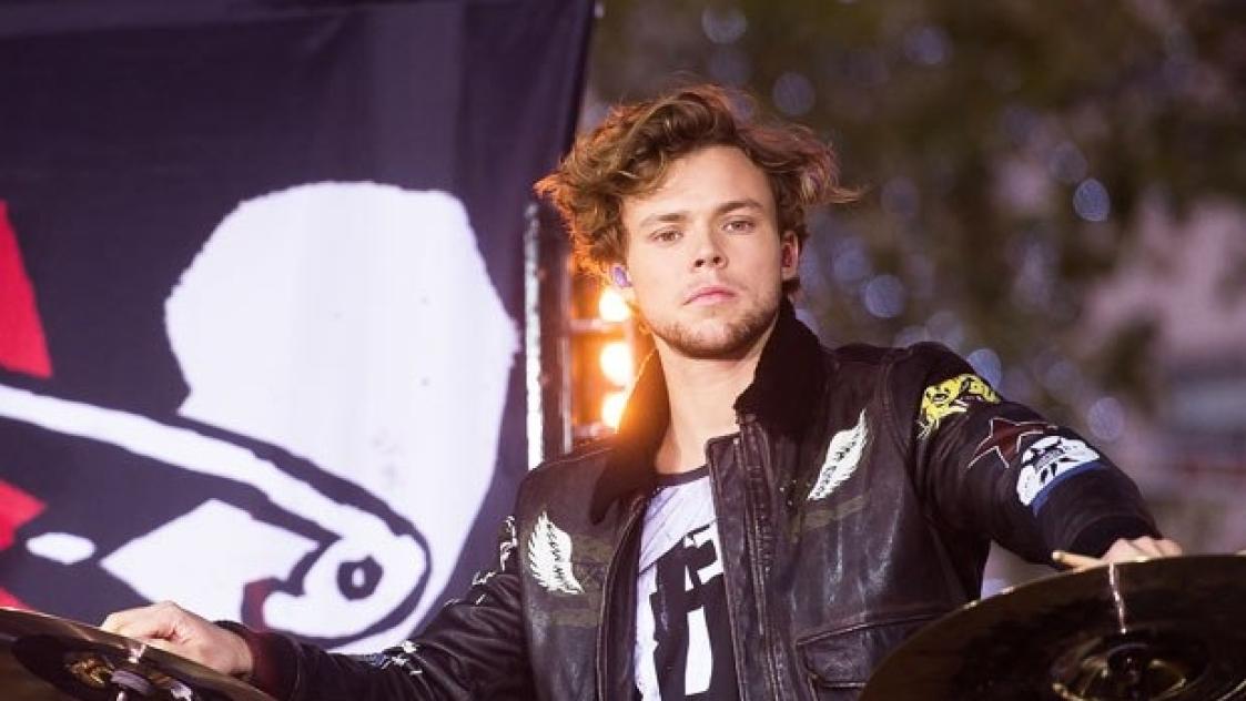 Ashton Irwin с първи соло албум