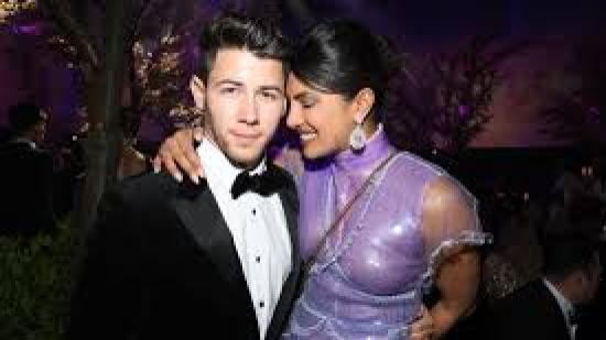 Как Nick Jonas отпразнува рождения ден на Priyanka?