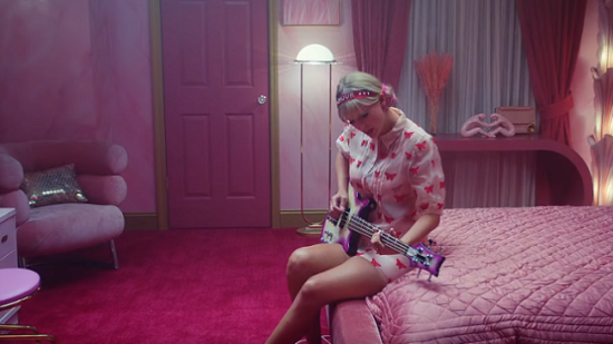 'Lover' на Taylor Swift жъне успехи