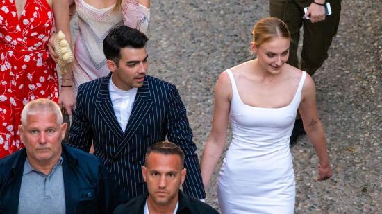 Joe Jonas и Sophie Turner се венчаха във френски замък