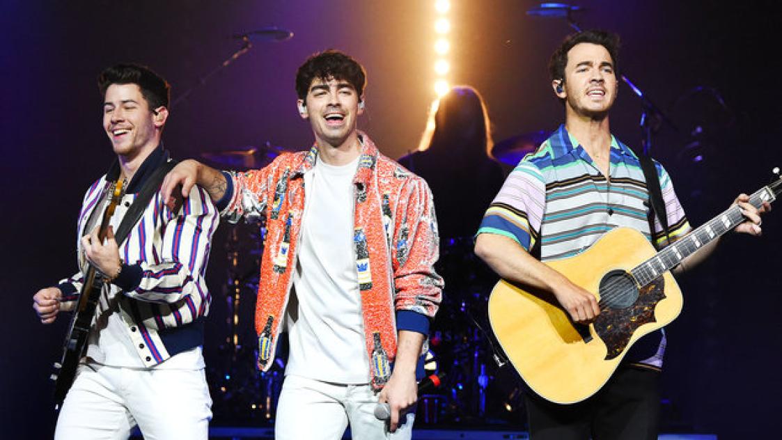 Bebe Rexha на турне с Jonas Brothers