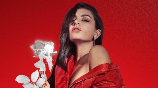 Charli XCX представи "Boys"