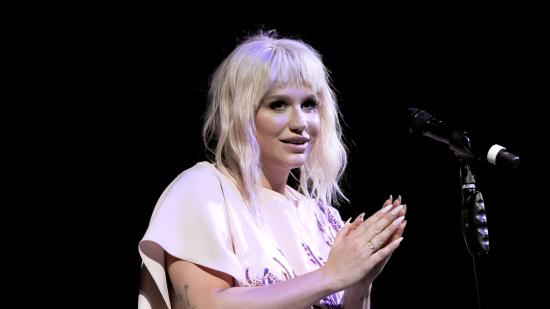 Kesha може и да пее на наградите на Billboard