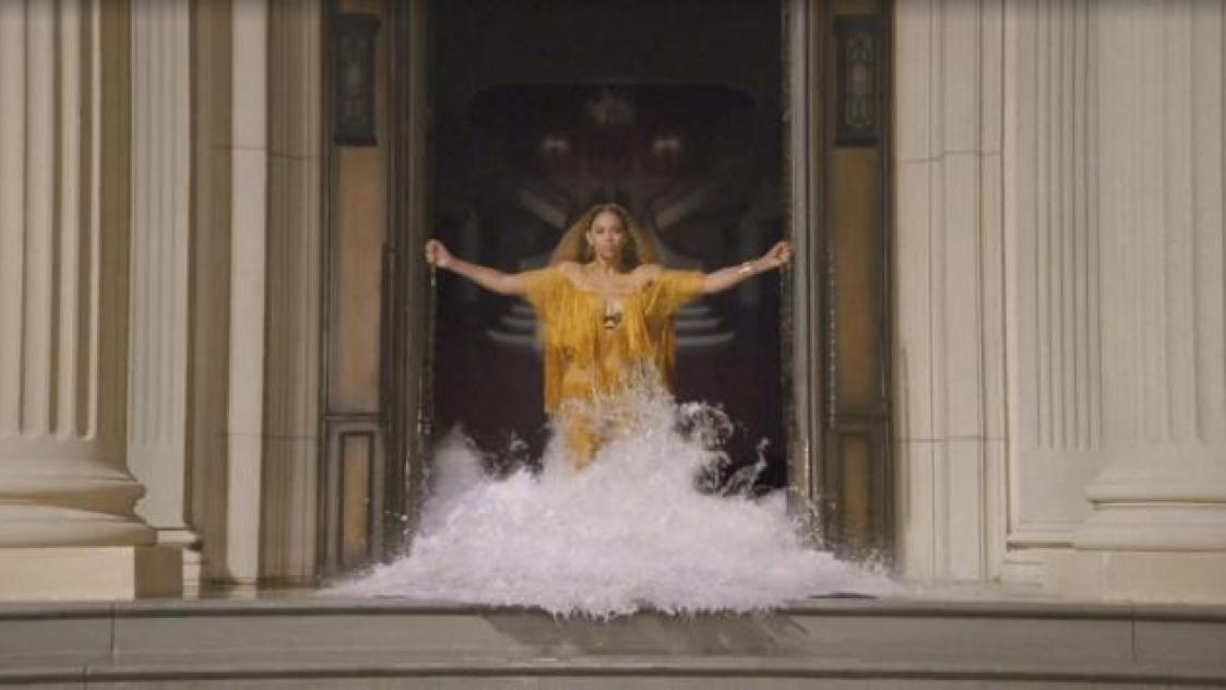 Beyoncé представи визуален албум