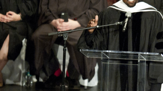 Kanye West с почетна диплома