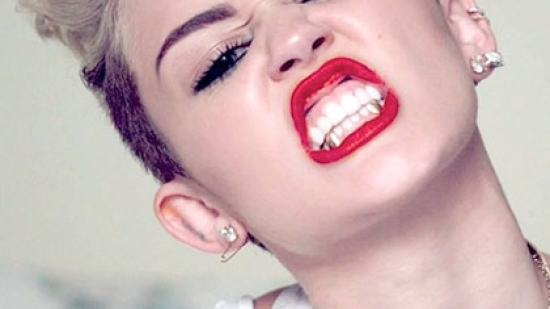 Miley Cyrus пак изпя кавър