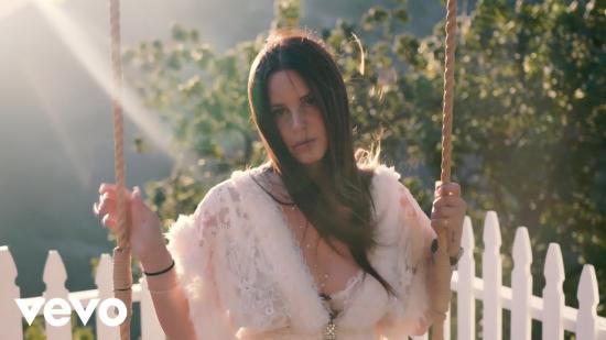 Lana Del Rey с алтернативно видео на "Arcadia"
