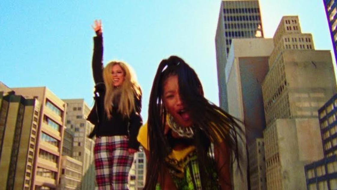 Willow и Avril Lavigne пуснаха новия клип на "Grow"