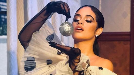 Camila Cabello с кавър на "I'll Be Home For Christmas"