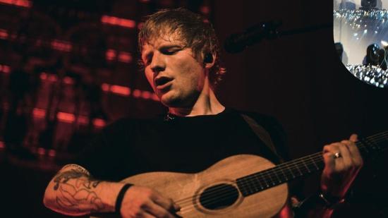 "Shape Of You" на Ed Sheeran достигна три милиарда стрийма!
