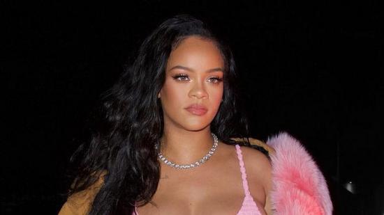 Модният инфлуенсър Louis Pisano се извини на Rihanna и A$AP Rocky