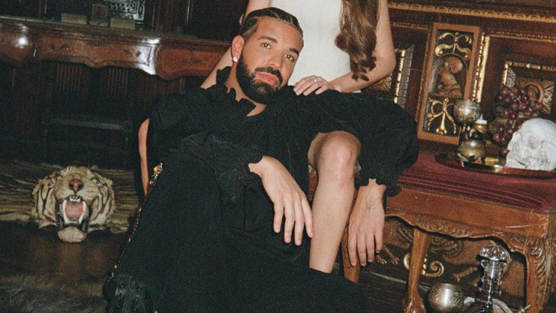 Drake задмина Ariana Grande и BTS в Billboard
