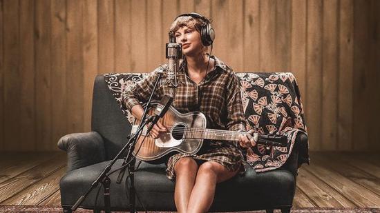 Гаджето на Taylor Swift е писал текстове за нейни песни
