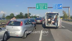 Движението при пети километър на автомагистрала Тракия в посока Бургас